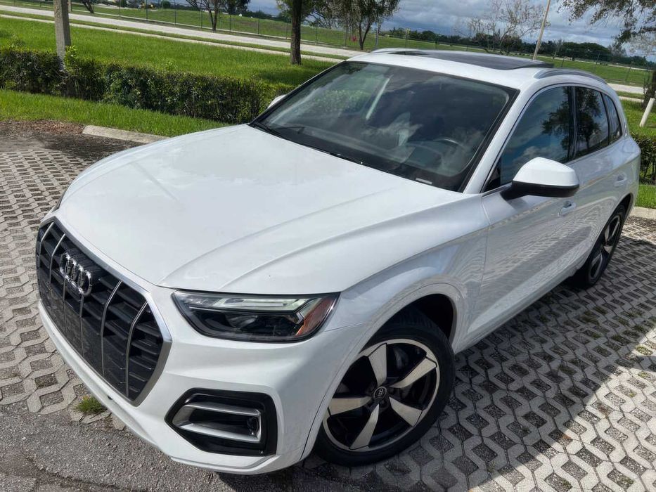 Audi Q5 quattro Premium Plus 45 TFSI      2021