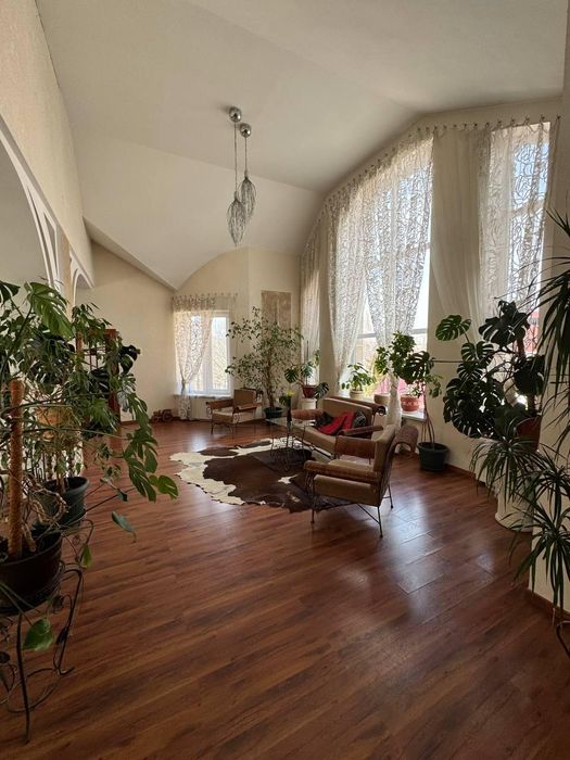 Розкішний будинок в Золотому Трикутнику (189-473)