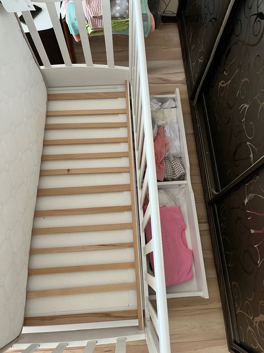 Дитяче ліжко з матрацом