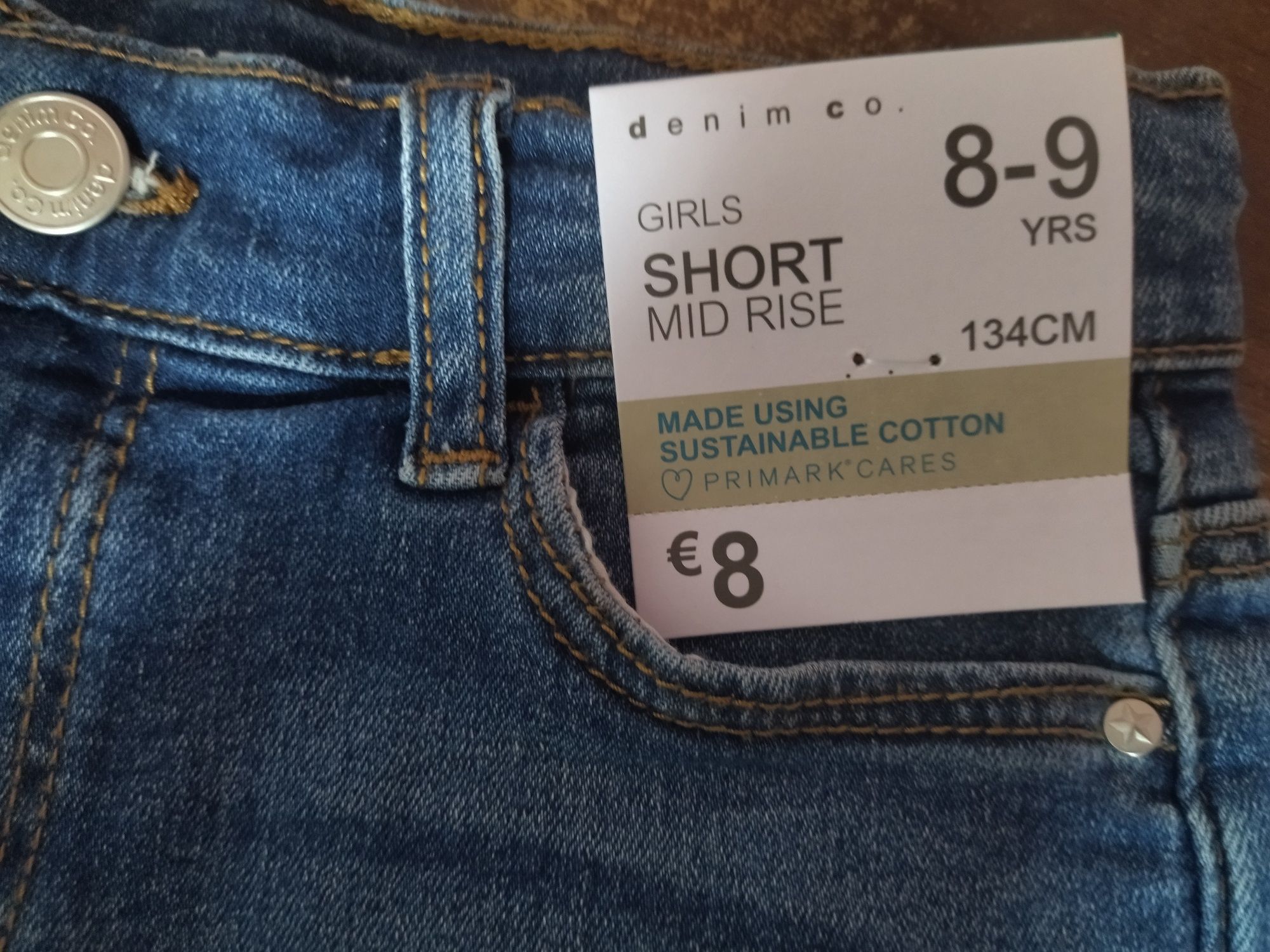 Продам шорты джинсовые на девочку