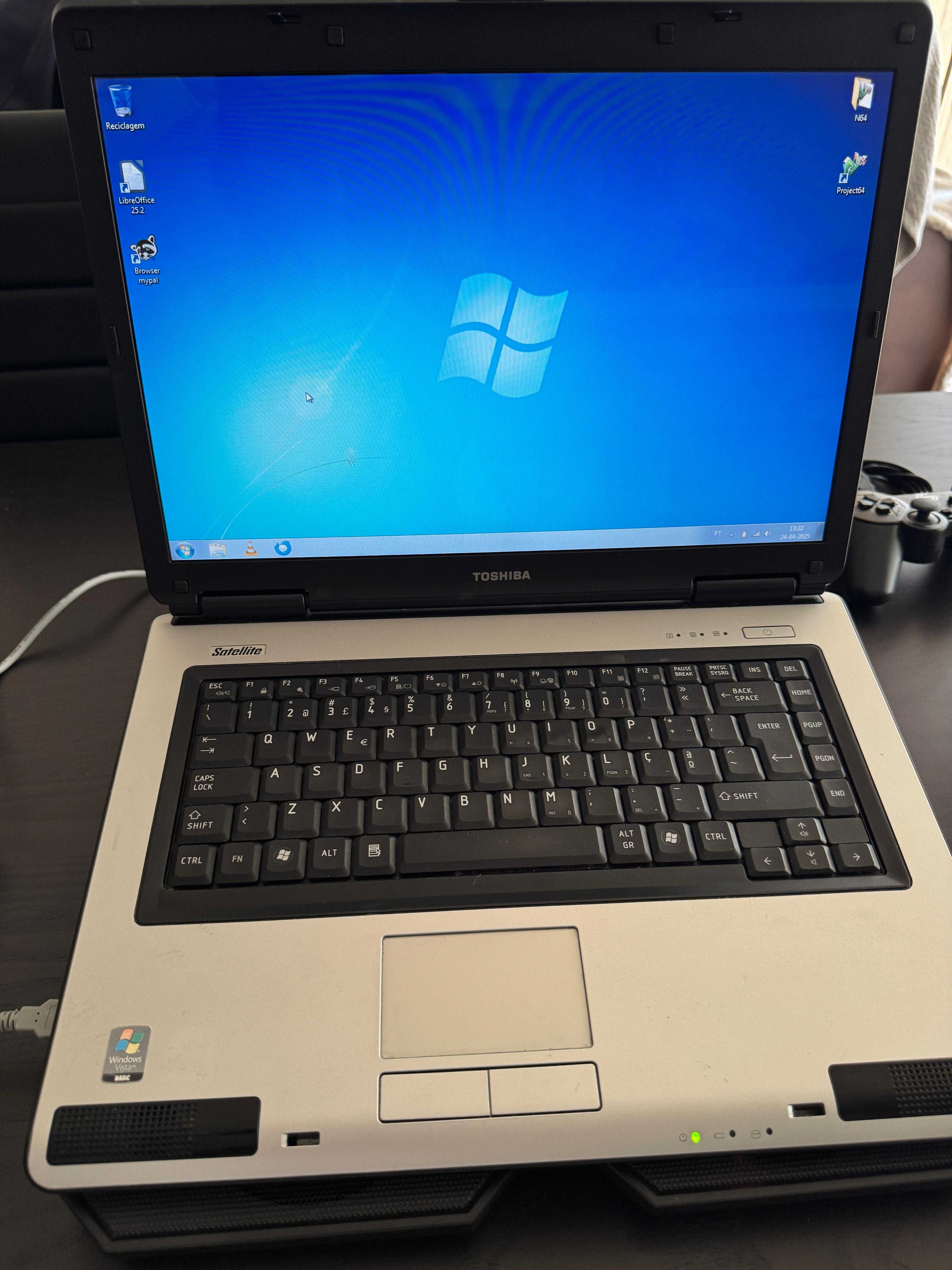 Portátil com acessórios - Toshiba Satellite L40-18L PSL48E