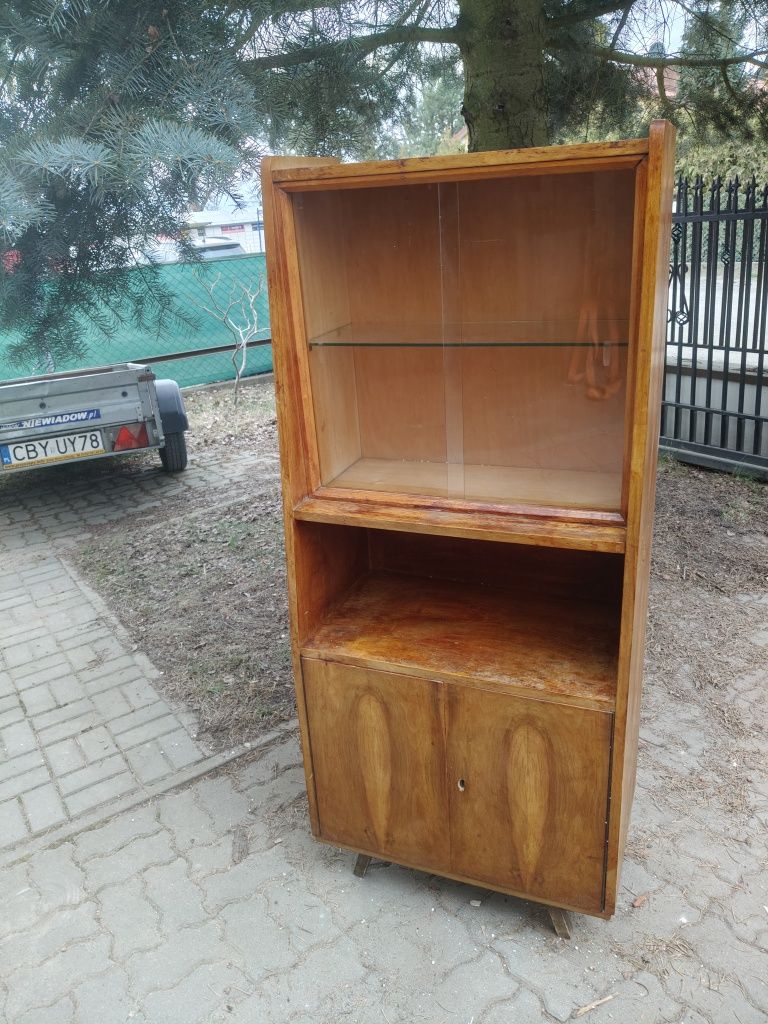 Ciekawy mebel z PRL-u