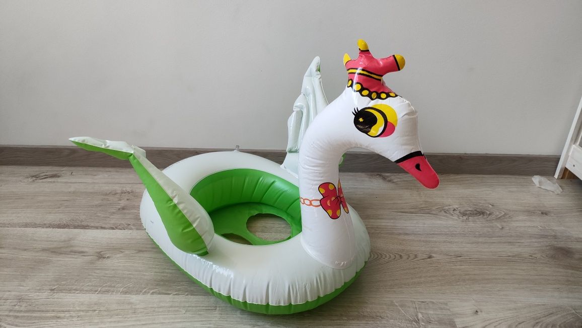 Koło łabędź do pływania