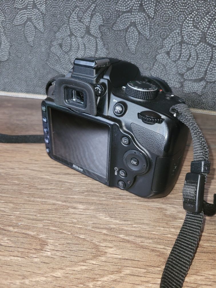 Nikon d3200, VR 18-55mm+Сумка+Флешка