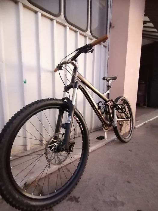 Bicicleta suspensão total Specialized pitch pro btt enduro