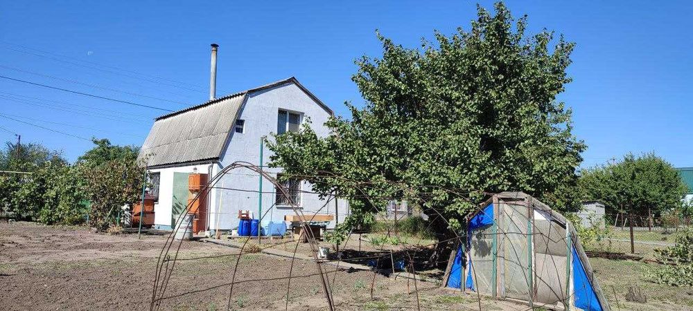 Продам 2-поверховий газифікований будинок з усіма зручностями,торг