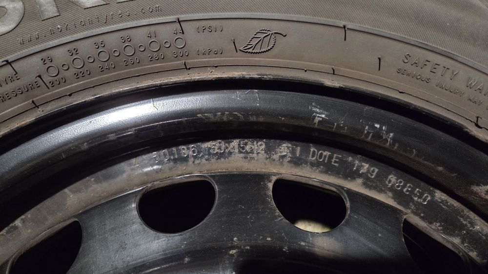 opony zimowe toyota yaris 4 szt stan bdb