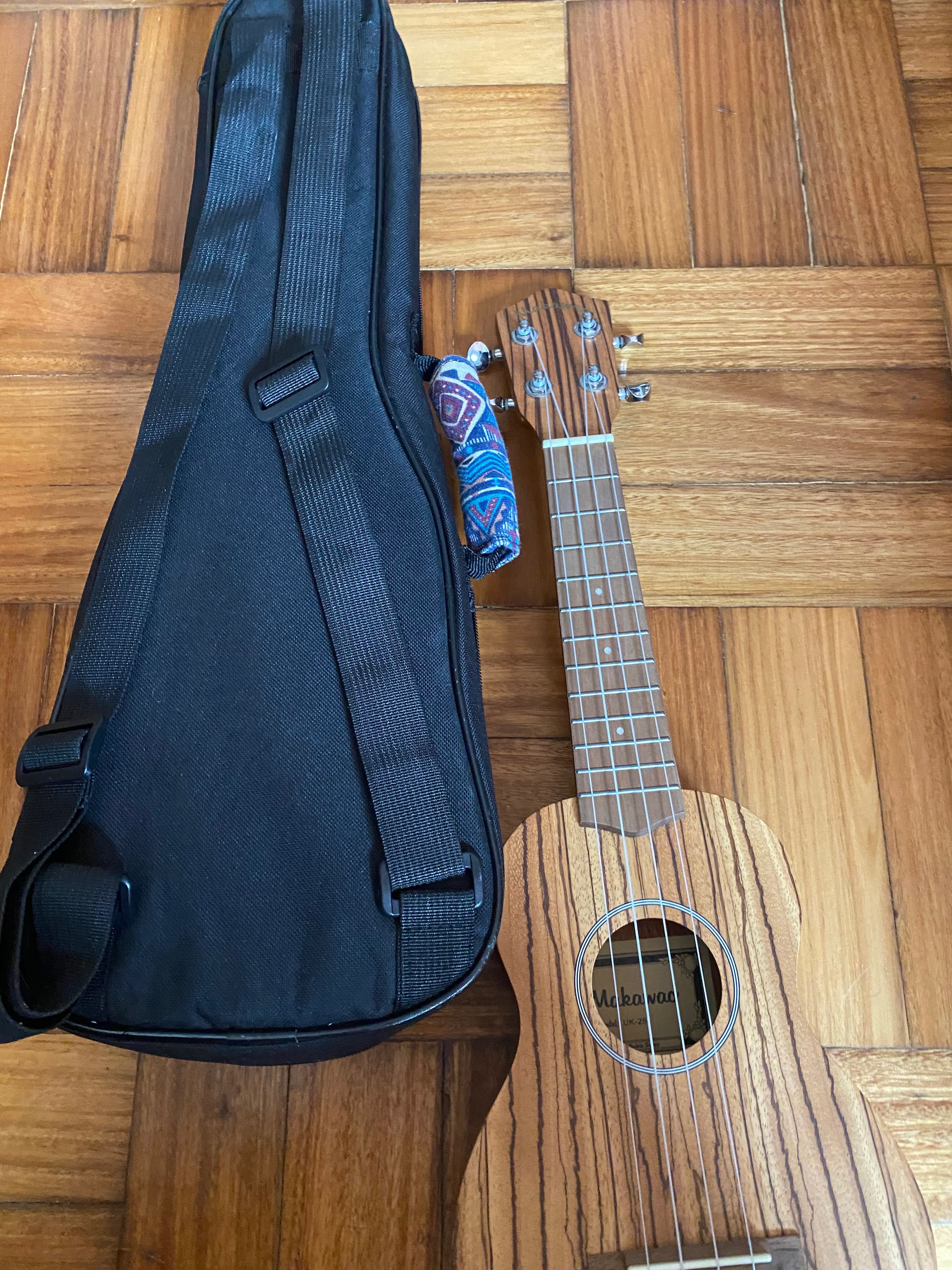 Ukelele +acessórios como novo