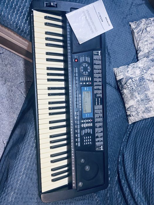 Синтезатор Bravis KB 930