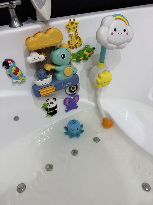 Іграшки для купання для малюків