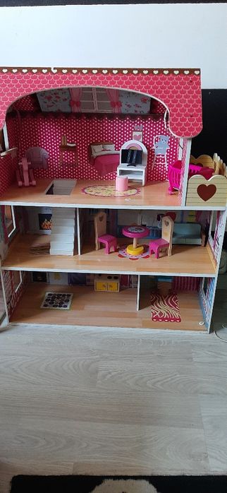 Duzy Domek z meblami