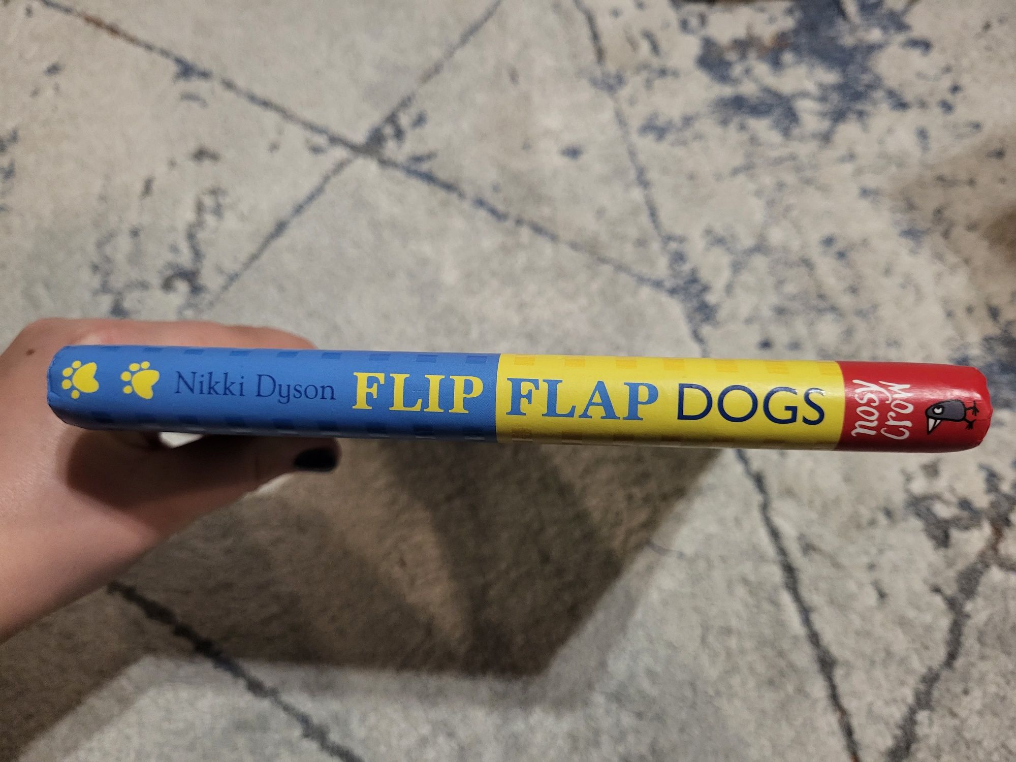 Flip flap dogs Nikki Dyson po angielsku