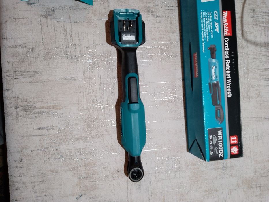 Makita WR100DZ. Угловой аккумуляторный гайковёрт.