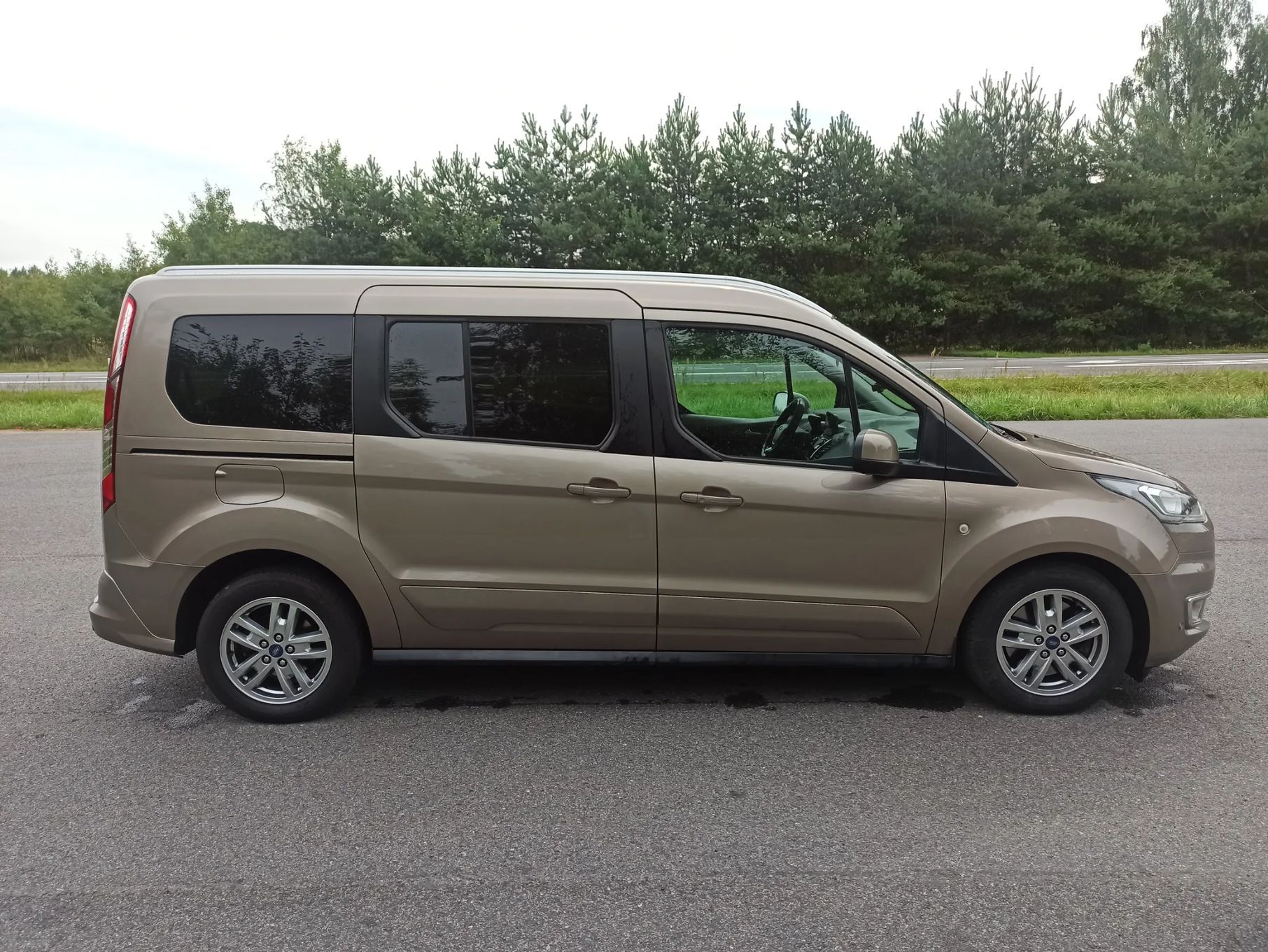 Ford Tourneo Connect Grand ford tourneo connect grand 1.5 ecoblue 120 titanium