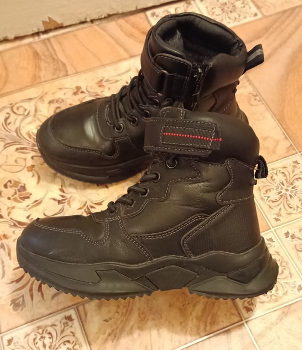 Зимові сапоги на хлопчика.