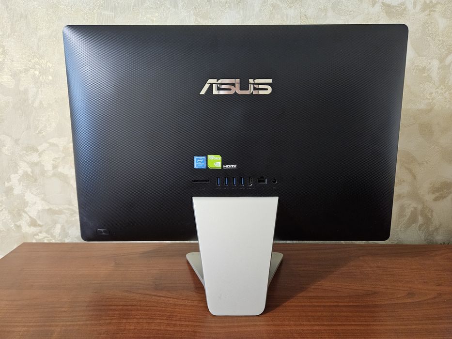 Asus Vivo AiO V221ID моноблок