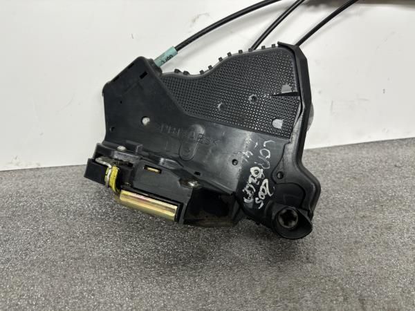 Fechadura / fecho porta frente esquerdo TOYOTA Corolla Hatchback (_E12