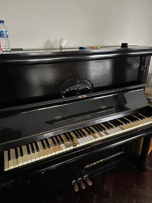 Piano antigo Goetze