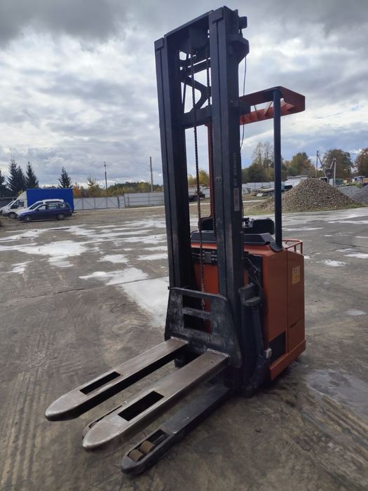 Електричний штабелер Toyota BT SSE160