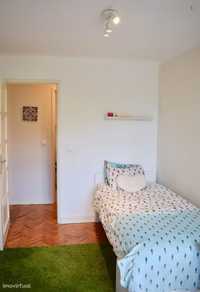 674496 - Quarto com cama de solteiro em apartamento com 4 quartos