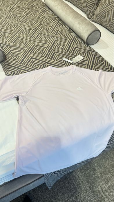 Продам футболку adidas ніжно рожевого кольору