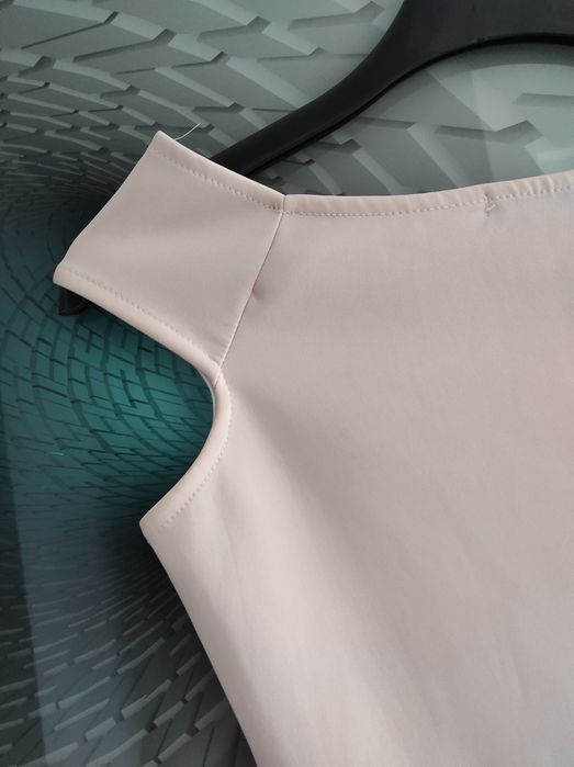 Piękna, zmysłowa Sukienka taliowana