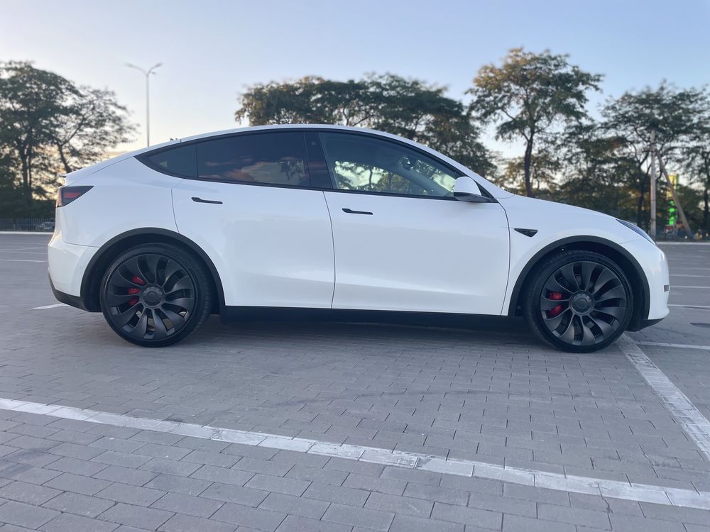 Tesla model Y Performance 2022