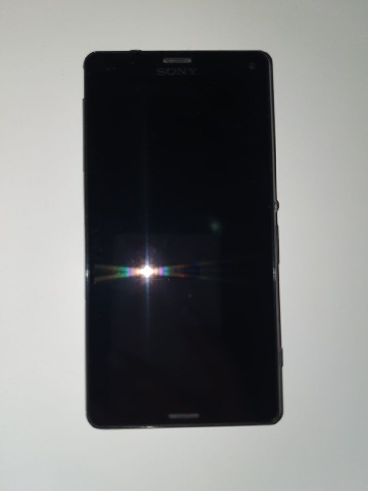 Telefon Sony Xperia Z3, uszkodzony ekran!