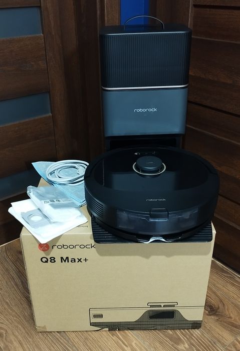 Robot sprzątający, mopujacy Roborock Q8 Max+ ze stacją dokującą