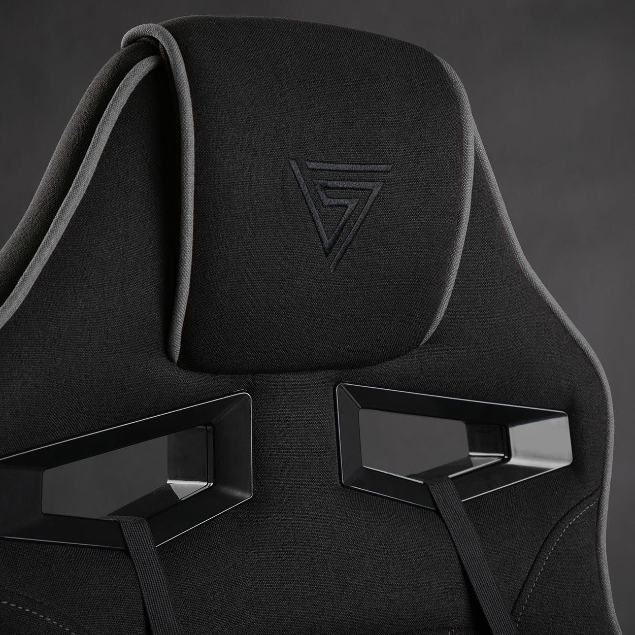 Геймерське компютерне крісло Sense7 Knight Компьютерное кресло тканина