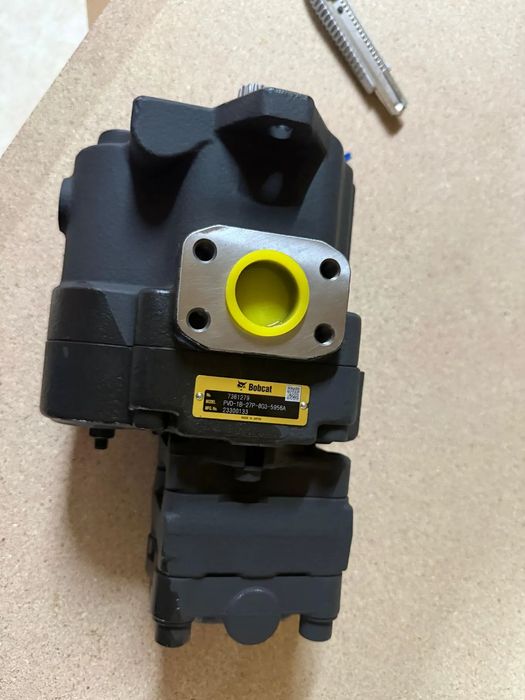 Pompa hydrauliczna tłoczkowa Bobcat 73662279 PVD-1B-27P-8G3-5956A 7361279