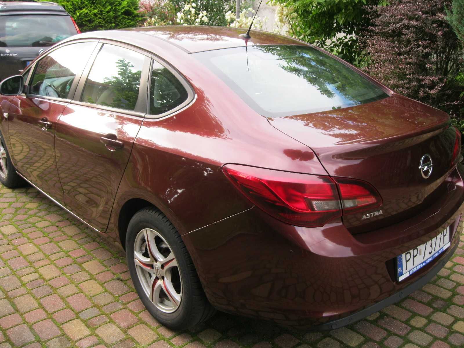 OPEL ASTRA J sedan 1,6 ben+lpg