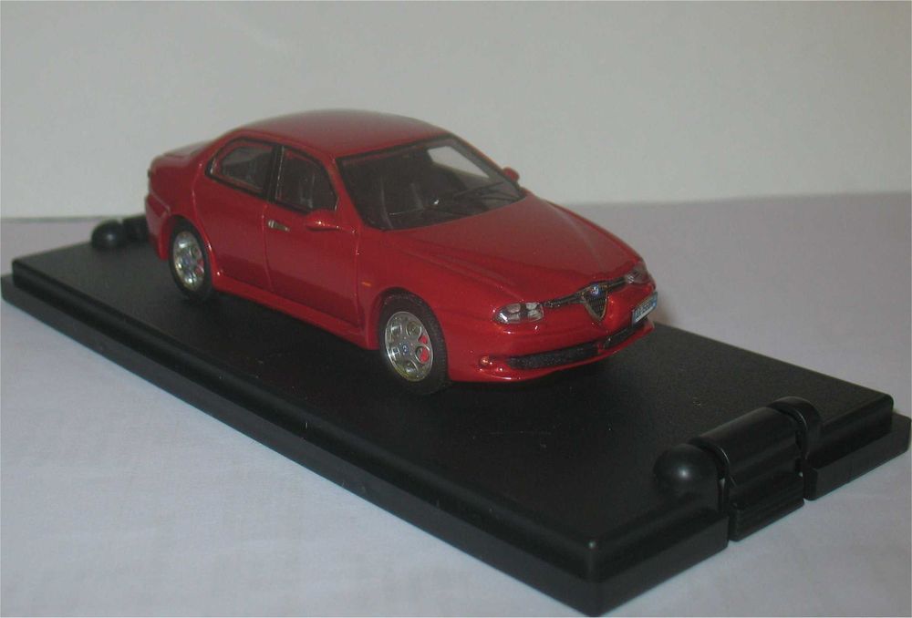 Alfa Romeo 156 GTA - Berlina (Escala 1/43)