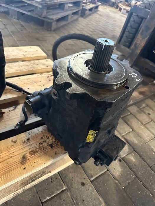 Hydromotor Silnik Jazdy Linde 2HL-100 HMV135-02 HMV135 Cat M315 M 315