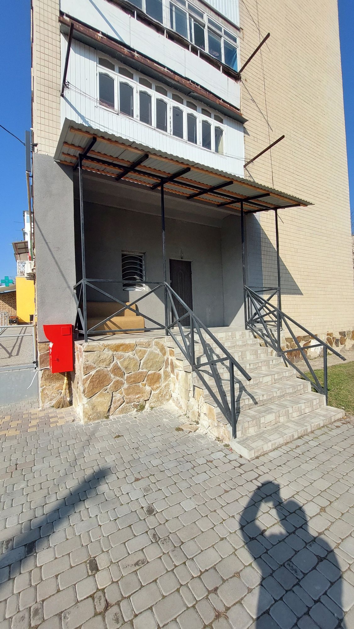 Продам 2-кімнатну квартиру. Пр-т Незалежності,287.
