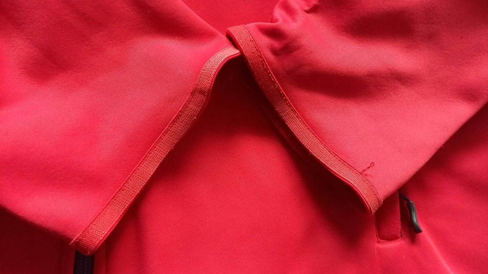 Funkcjonalna czerwona bluza męska, rozmiar L