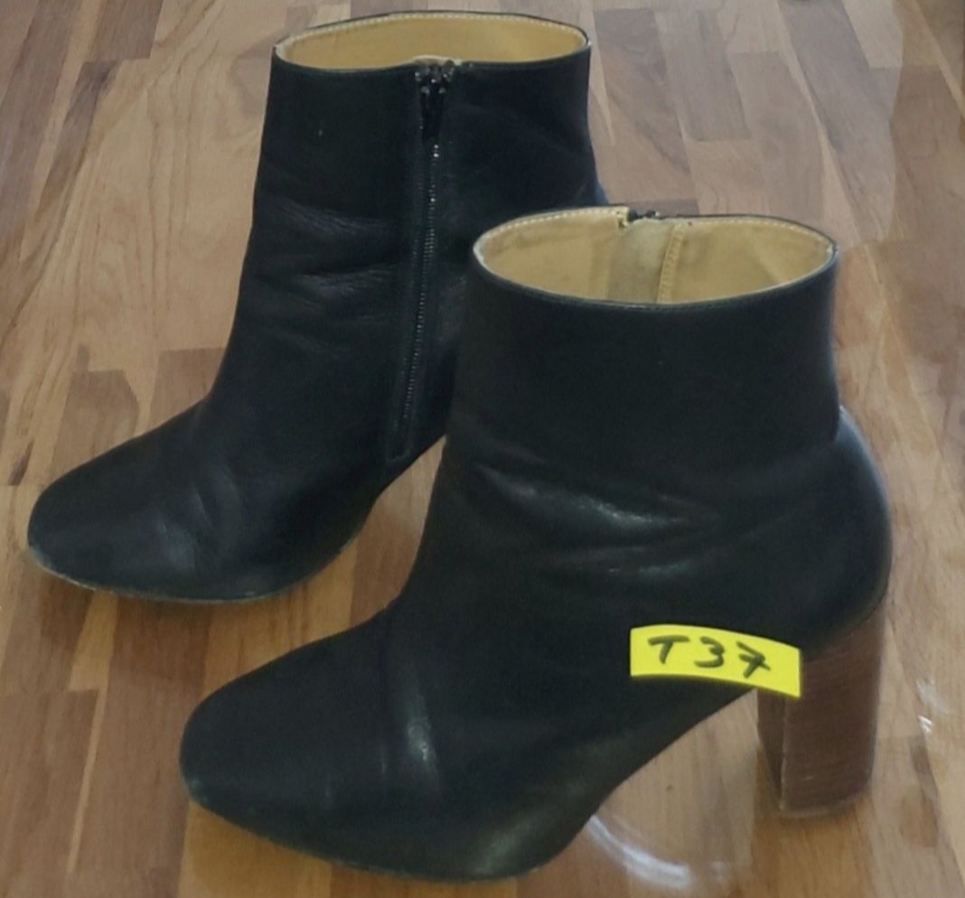 Botas em croûte Mango e/ou Zara de pele...