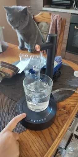 Настольный кулер для води
