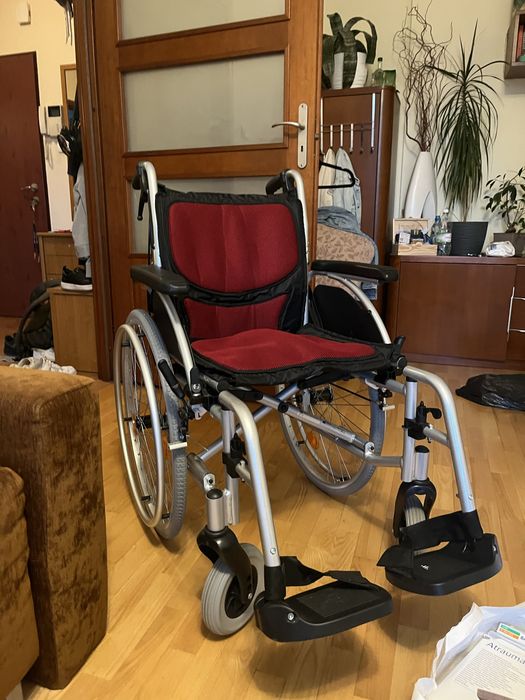 Nowy wozek inwalidzki, nie uzywany. Stan idealny