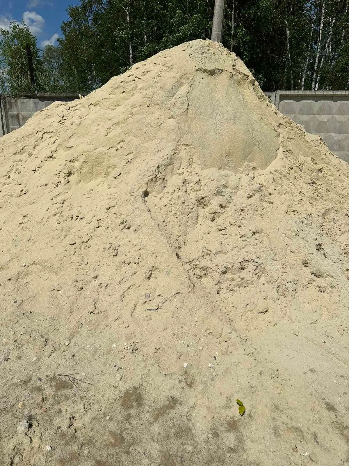Пісок,щебінь,відсів,асфальтна крошка,цемент та сузий бетон!