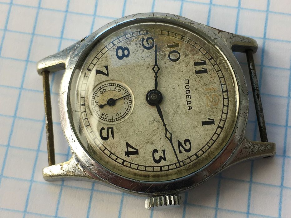 Часы механические Победа красная 12 СССР рабочие