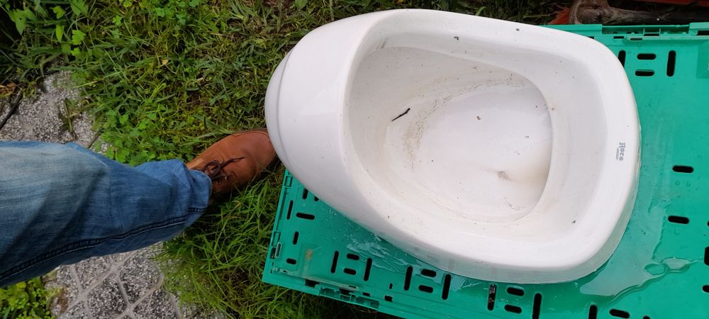 Urinol da roca como novo