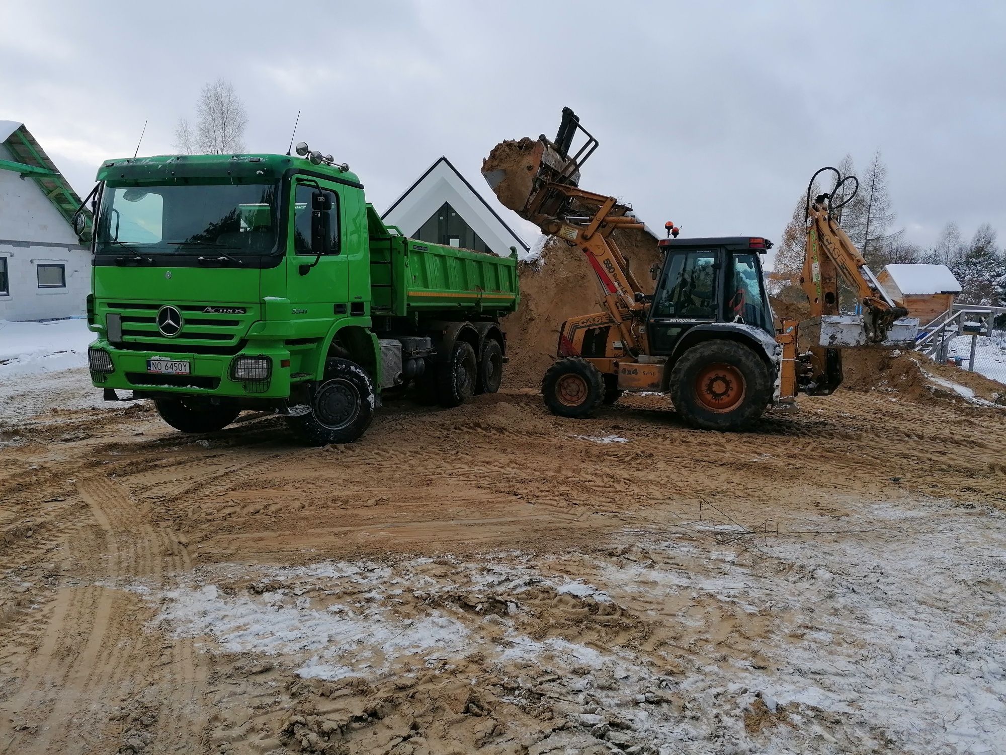 Transport piasku, żwiru, tłucznia, czarnoziemu oraz roboty ziemne  ora