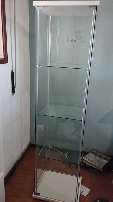 Vitrine DETOLF do IKEA