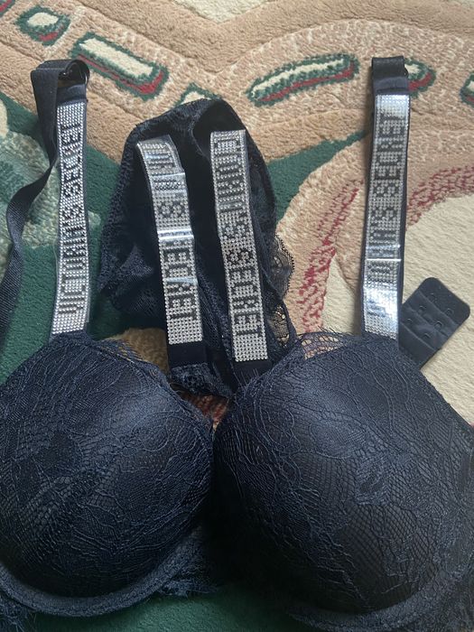 комплект Victoria's Secret : бюстгалтер і трусики зі стразами 80В