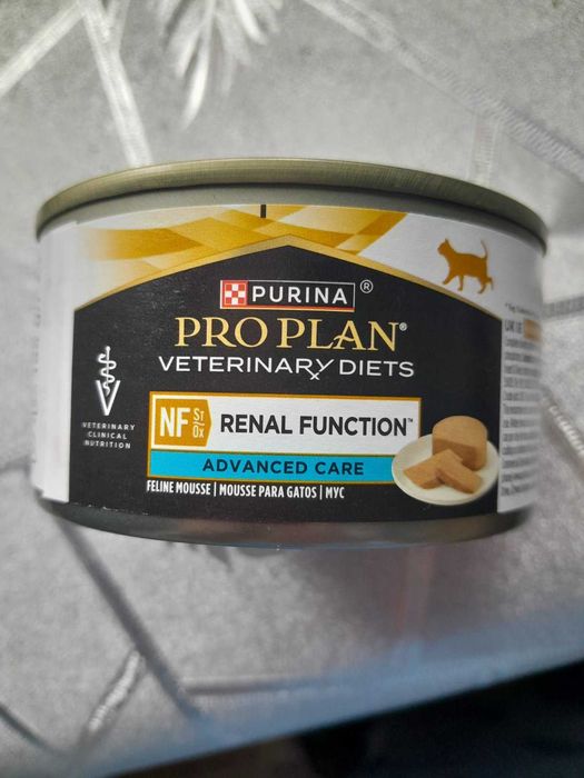 Лікувальні консерви для кішок.