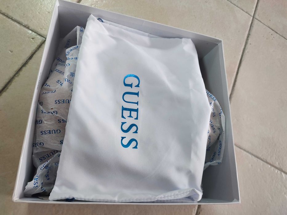 Sandálias Guess-novas