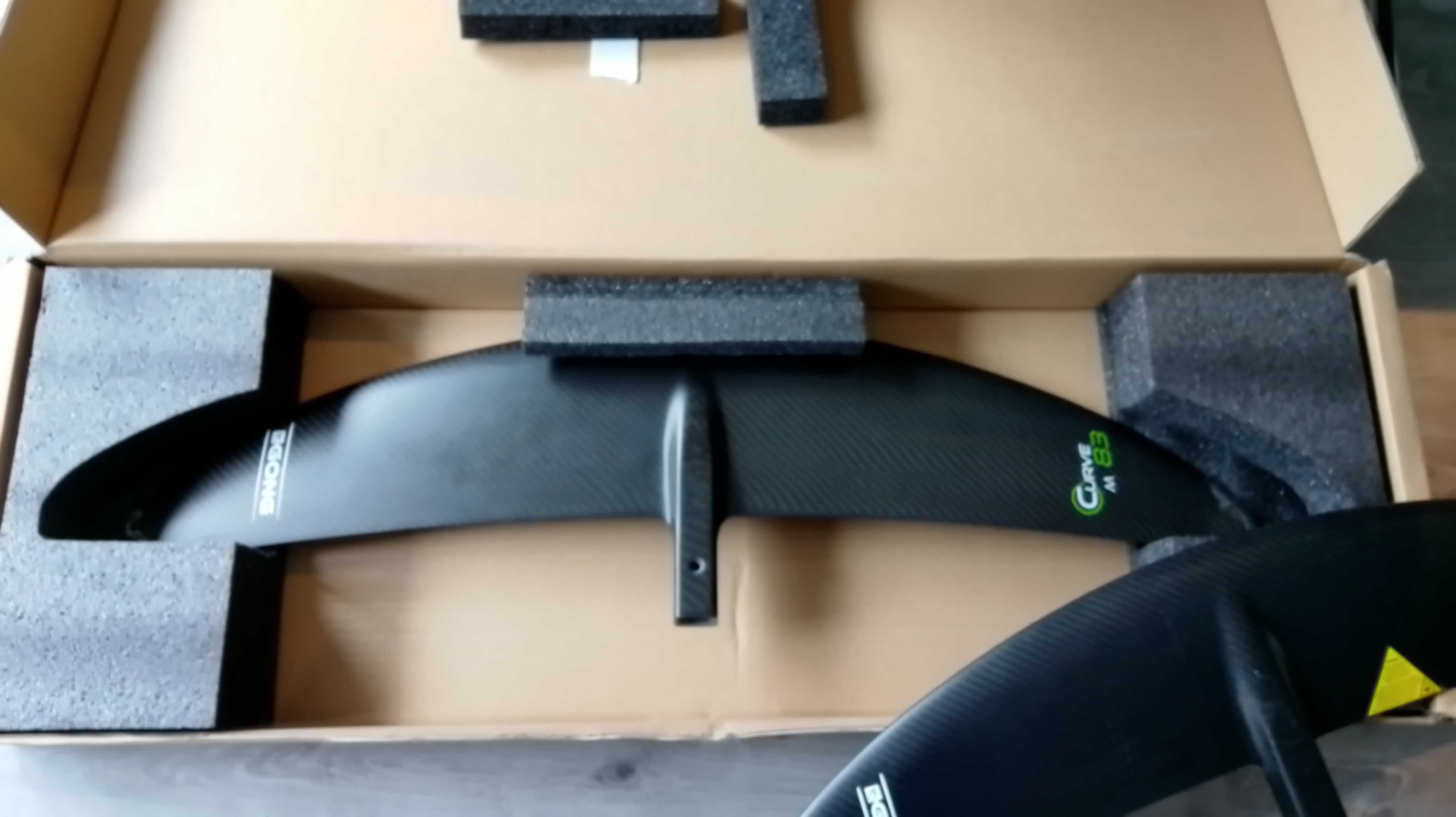 Foil Front Wing Curve V2 , M e S , estado impecável