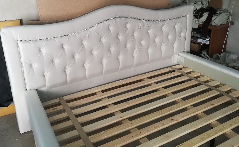 Łóżko sypialniane tapicerowane GLAMOUR głębokie piki