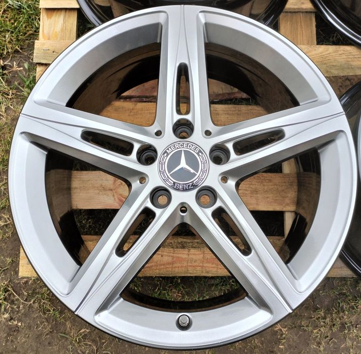 Felgi Oryginał Mercedes A B C CLA 7,5Jx18 ET49 5x112